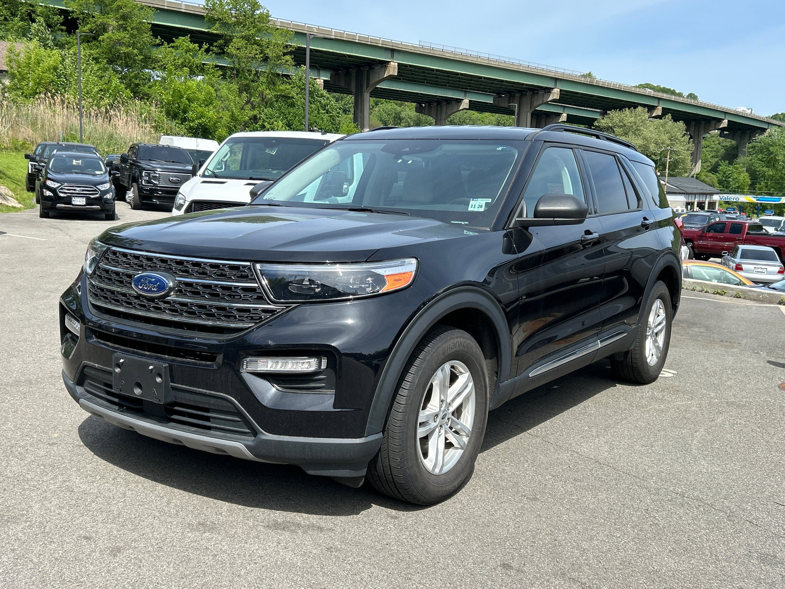 Certified 2023 Ford Explorer XLT w/ Equipment Group 202A AWD/4WD image 3