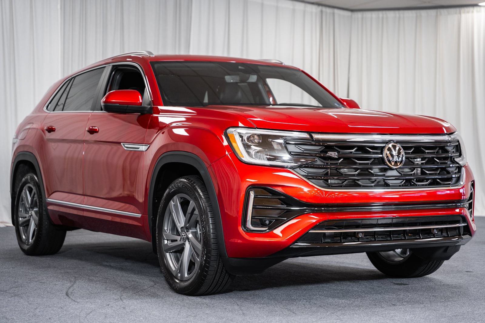 Used 2024 Volkswagen Atlas Cross Sport SEL R-Line