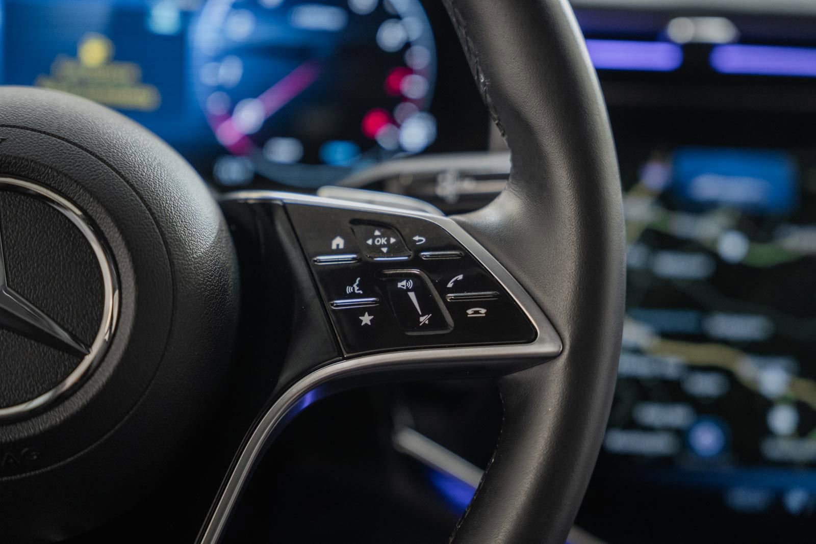 Used 2025 Mercedes-Benz E 350 4MATIC Sedan image 32