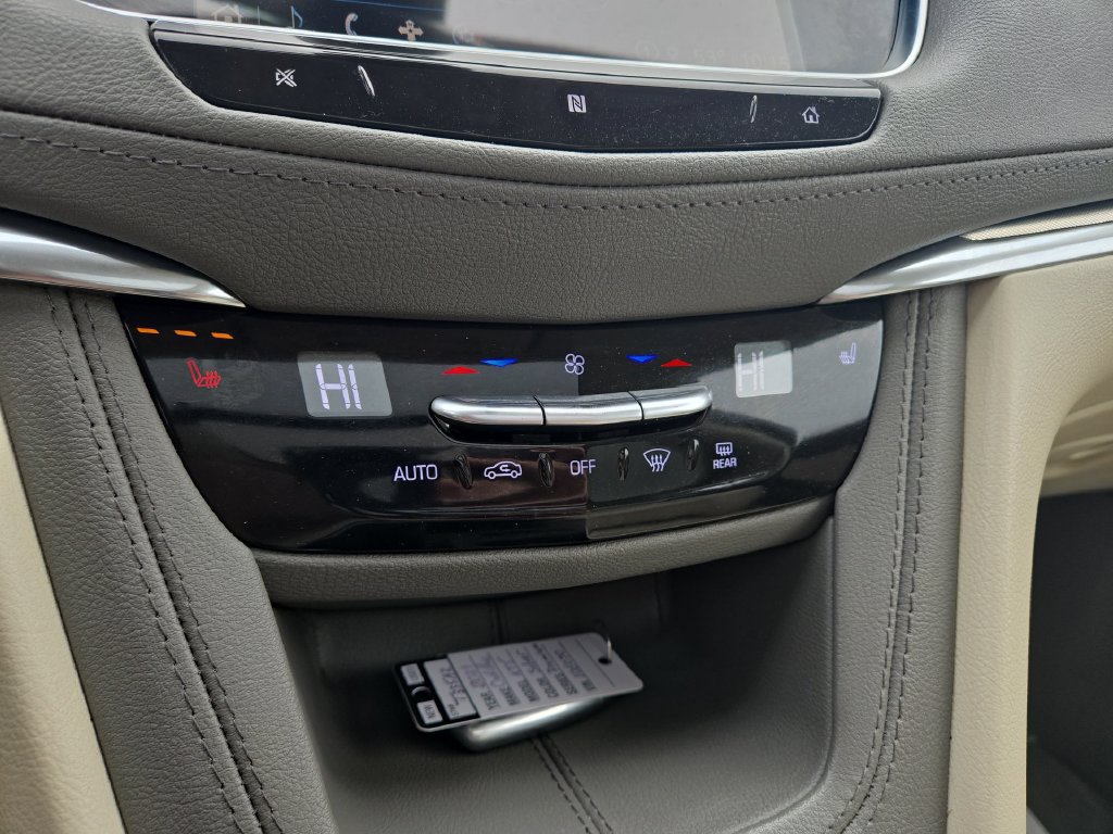 Used 2021 Cadillac XT5 Premium Luxury AWD/4WD image 11
