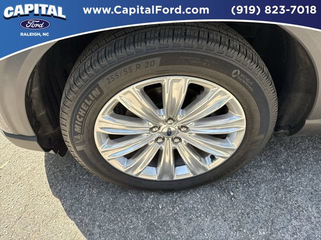 Certified 2025 Ford Explorer Platinum w/ LUX Leather Package AWD/4WD image 13