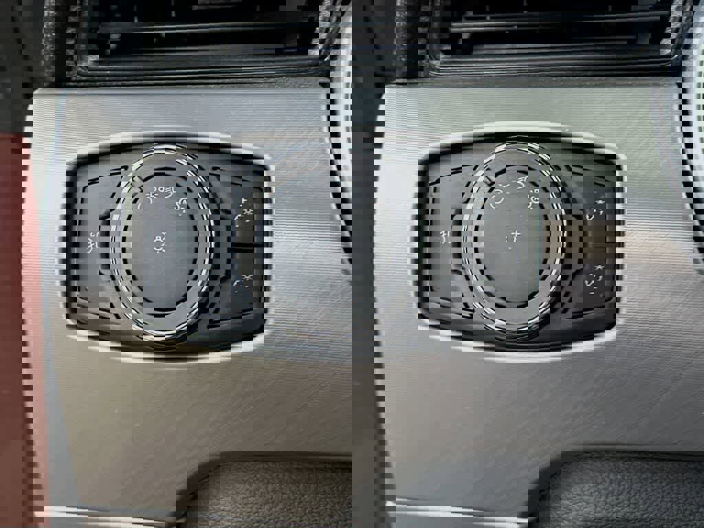 Certified 2018 Ford Mustang Premium w/ Enhanced Security Package image 25