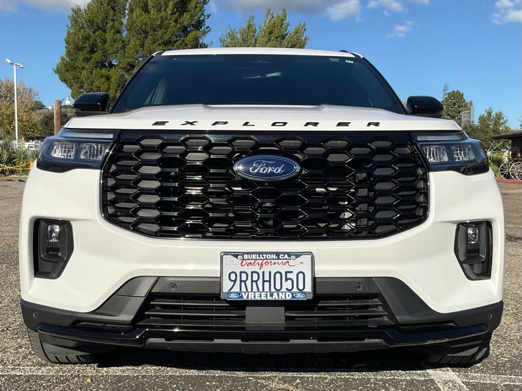 Certified 2025 Ford Explorer ST-Line w/ Premium Package image 18