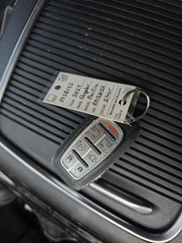 Used 2024 Chrysler Pacifica Limited FWD image 38