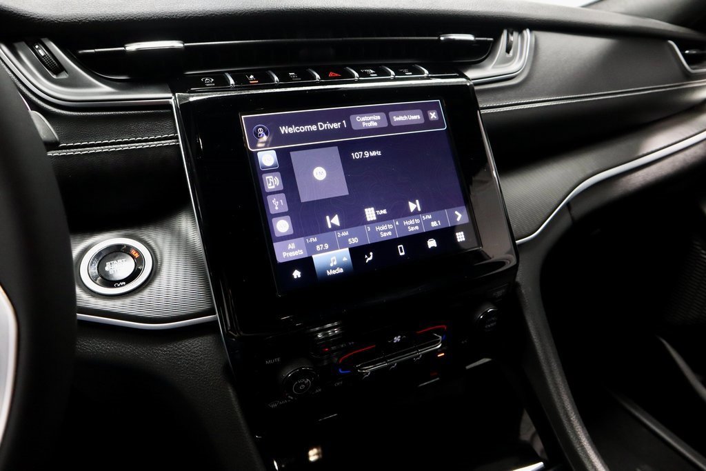 Used 2024 Jeep Grand Cherokee L Laredo image 32