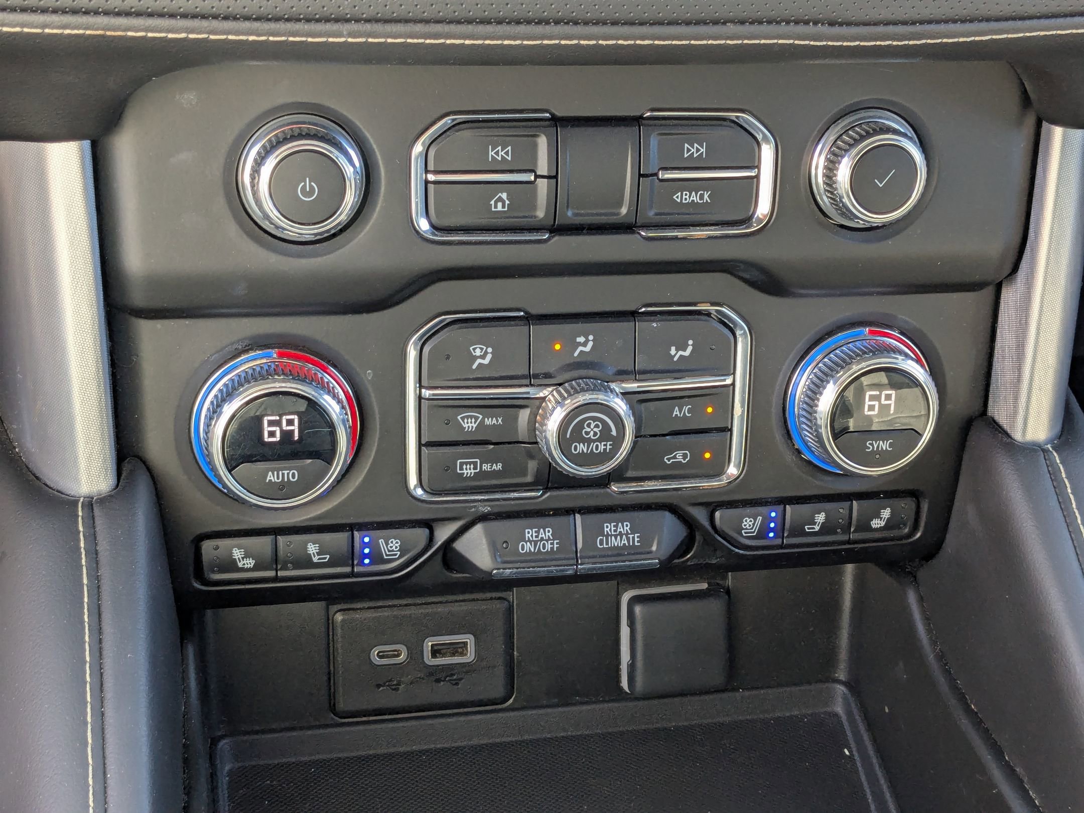 Used 2023 GMC Yukon SLT image 26