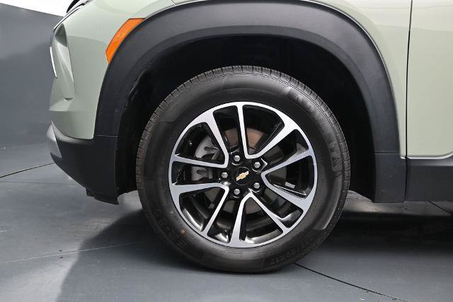 Used 2025 Chevrolet TrailBlazer LT AWD/4WD image 12