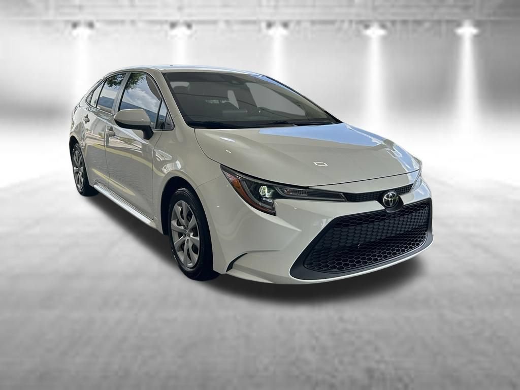 Used 2022 Toyota Corolla LE FWD image 2