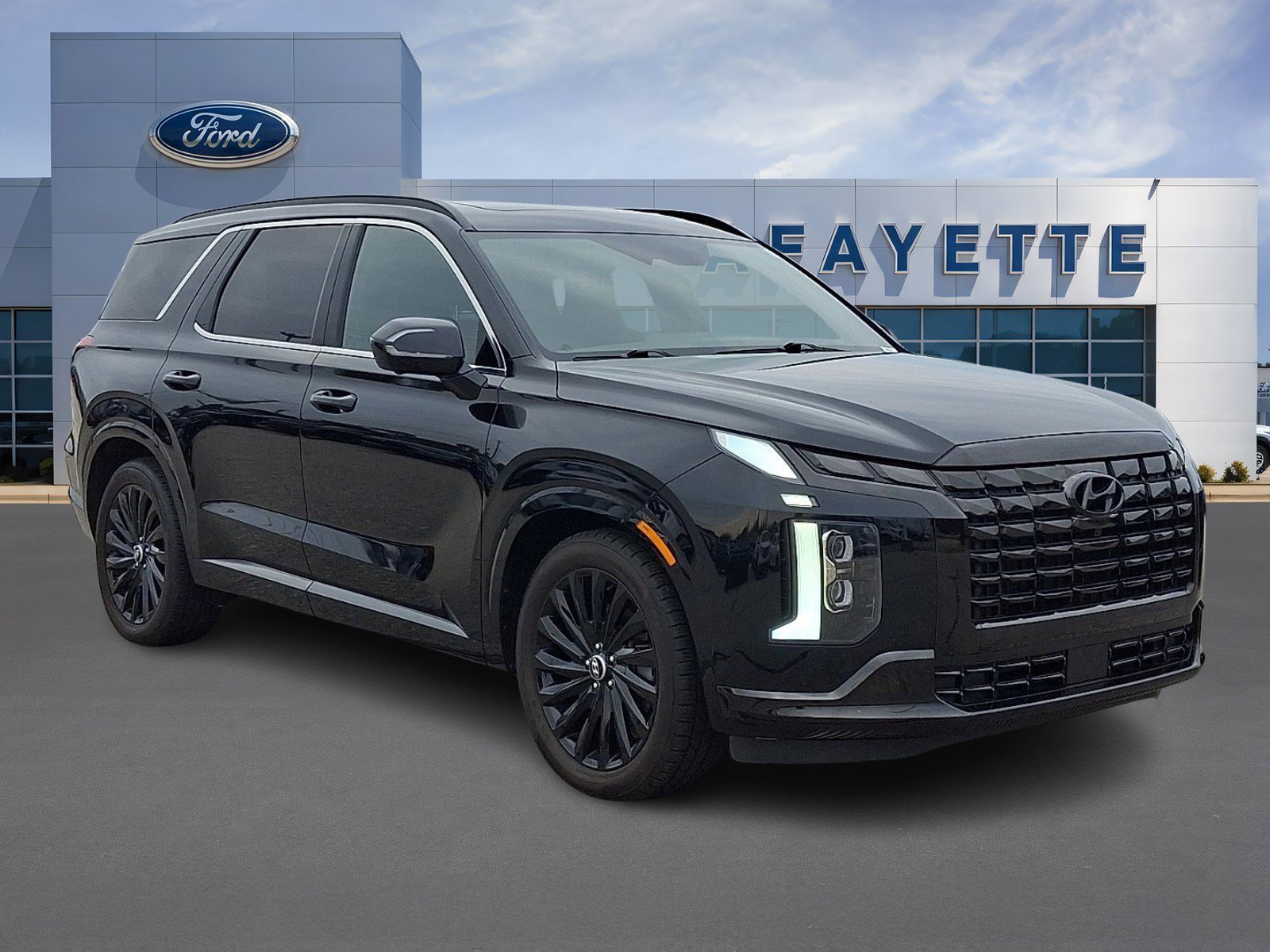 Used 2024 Hyundai Palisade Calligraphy image 1