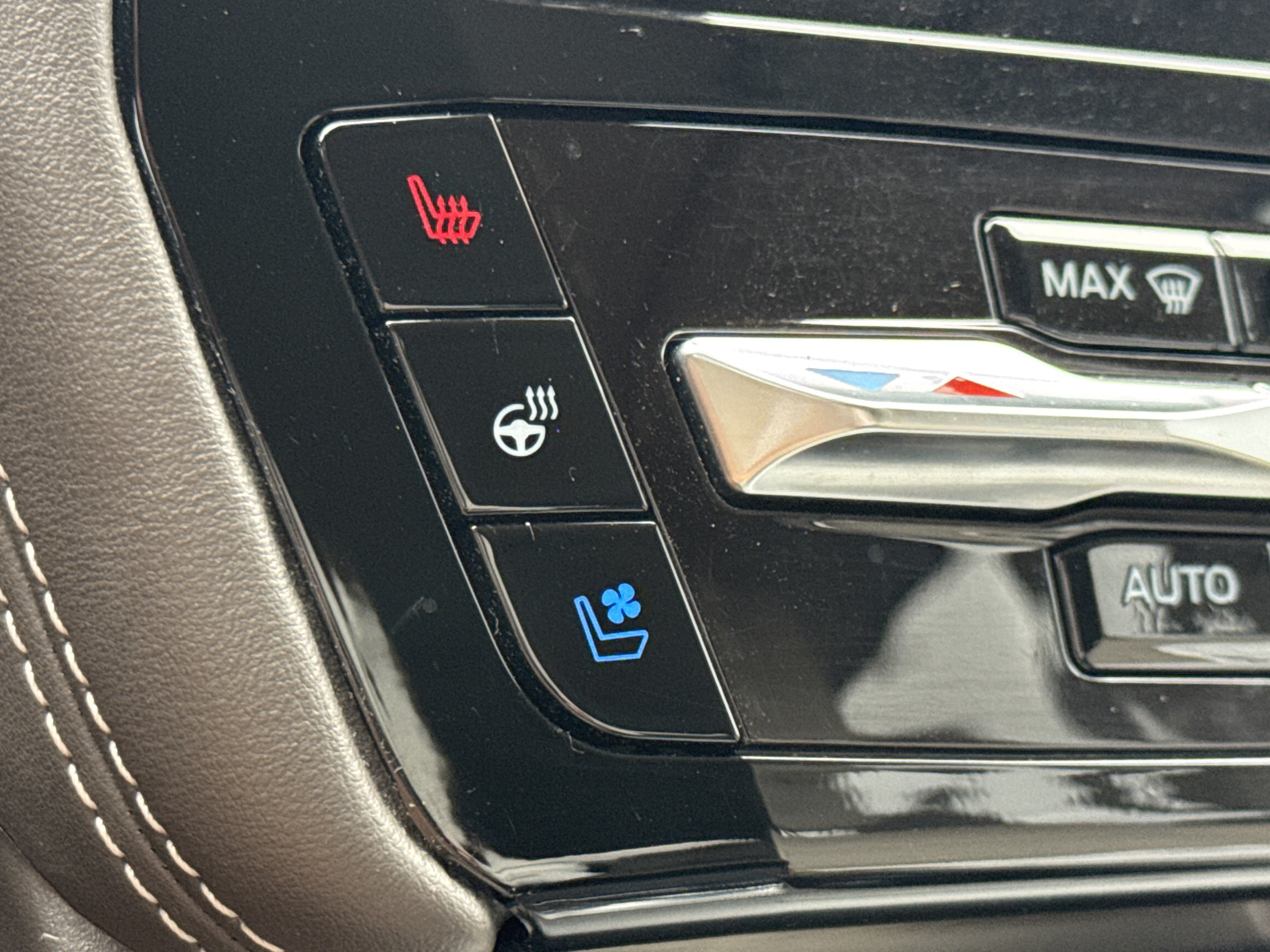 Certified 2022 Ford Explorer Platinum w/ Equipment Group 601A image 21