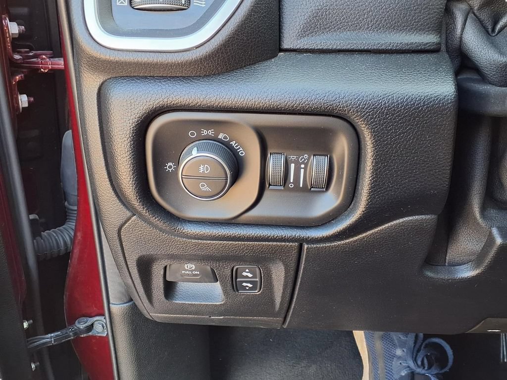 Used 2019 RAM 1500 Big Horn AWD/4WD image 17