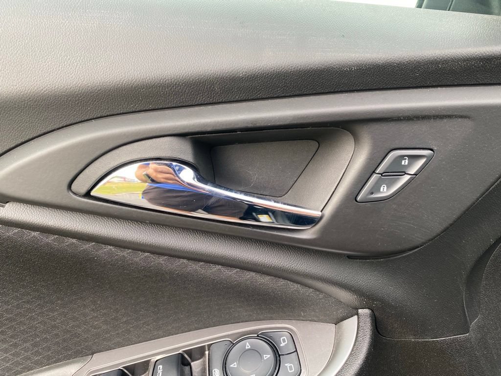Used 2025 Chevrolet Malibu LT FWD image 14