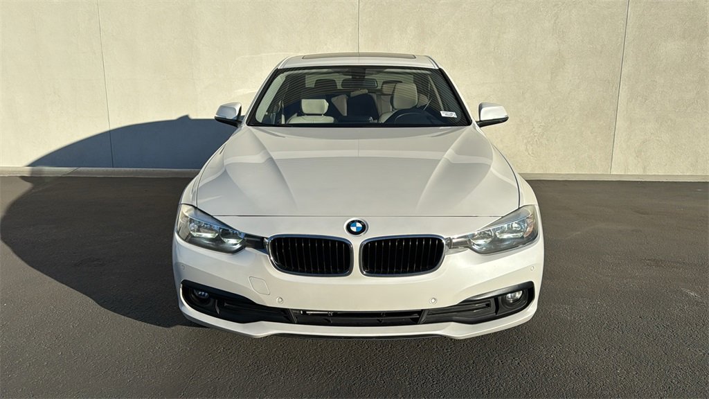 Used 2017 BMW 320i Sedan image 2