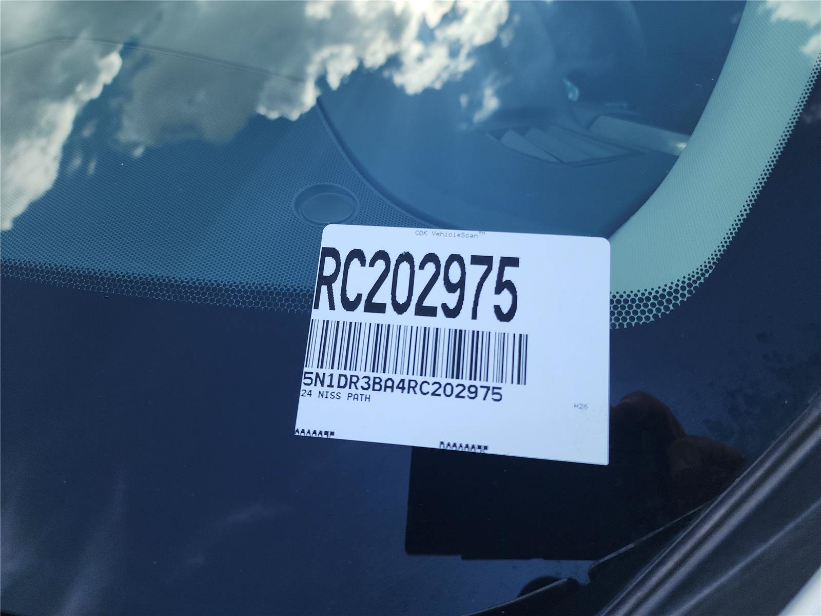 Used 2024 Nissan Pathfinder SV FWD image 10