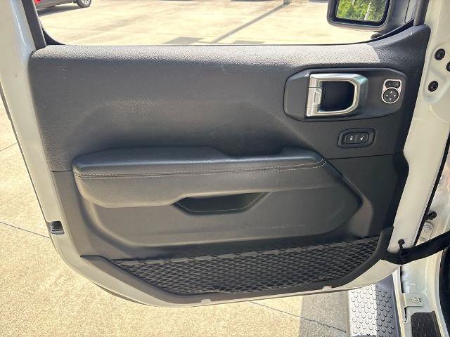 Used 2021 Jeep Wrangler Unlimited Sahara AWD/4WD image 15