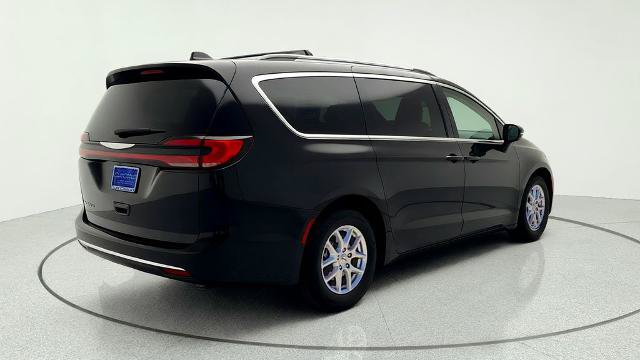 Used 2022 Chrysler Pacifica Touring-L FWD image 8