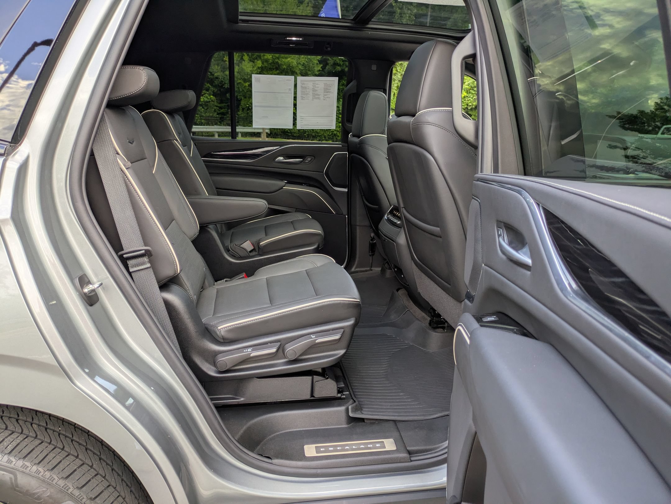 Used 2024 Cadillac Escalade Sport w/ LPO, ONYX Package AWD/4WD image 36