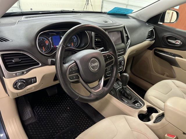 Used 2020 Jeep Cherokee Latitude w/ Cold Weather Group AWD/4WD image 12