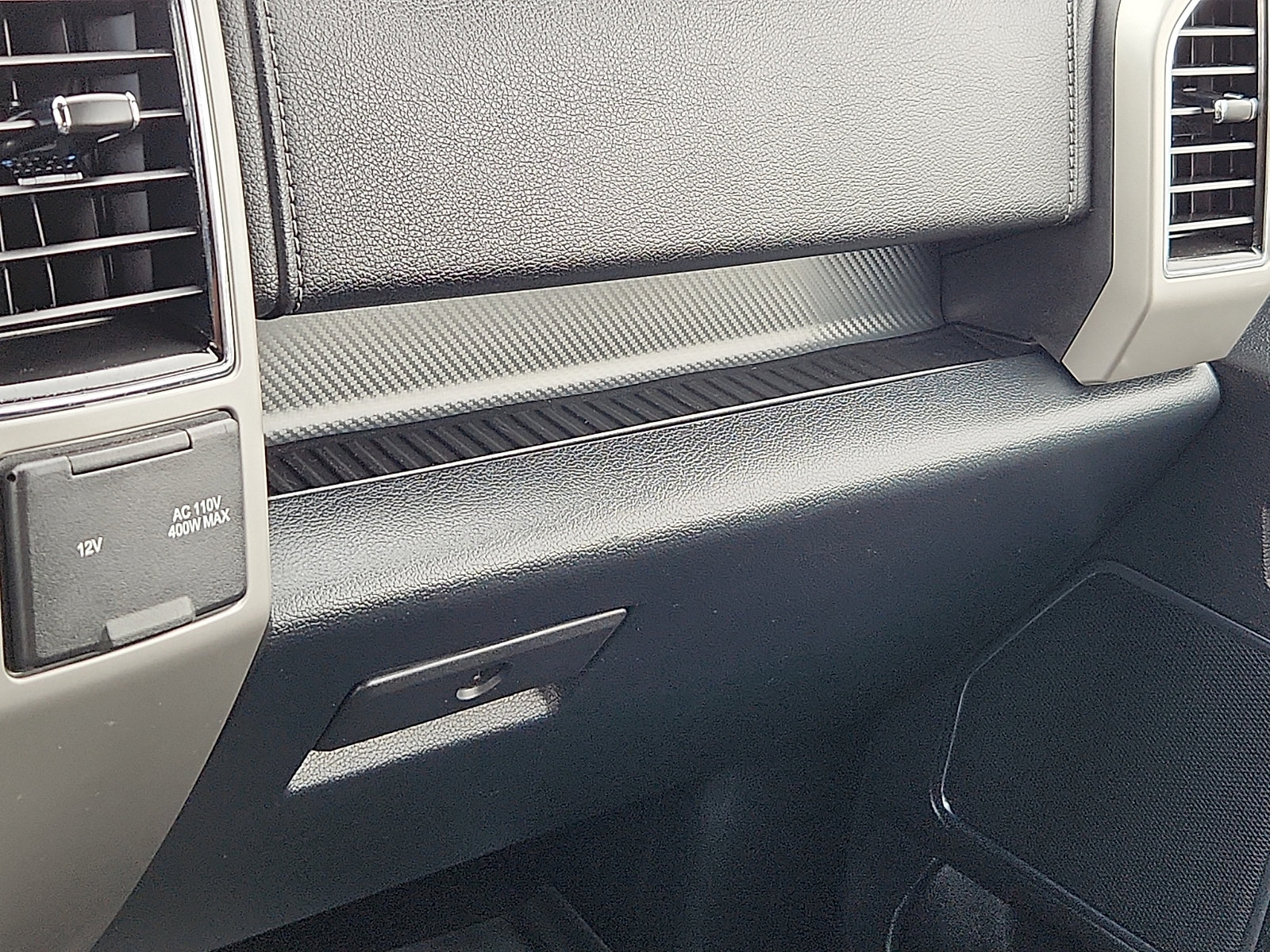 Certified 2019 Ford F150 Lariat w/ Equipment Group 502A Luxury AWD/4WD image 25
