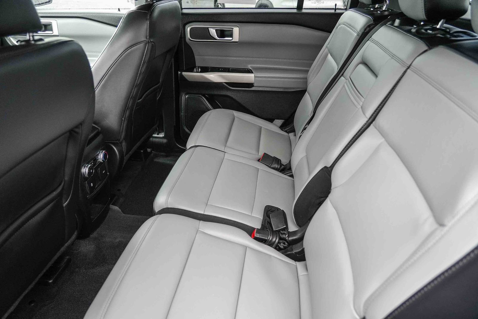 Certified 2021 Ford Explorer XLT w/ Equipment Group 202A image 18