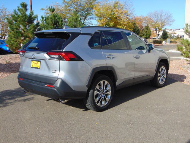 Used 2022 Toyota RAV4 XLE Premium AWD/4WD image 6