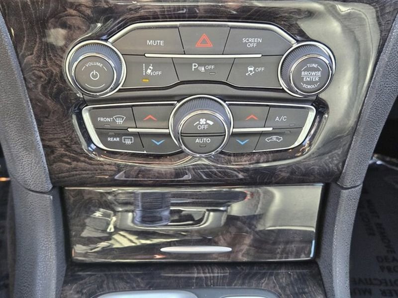 Used 2018 Chrysler 300 Limited w/ Safetytec Plus Group image 26