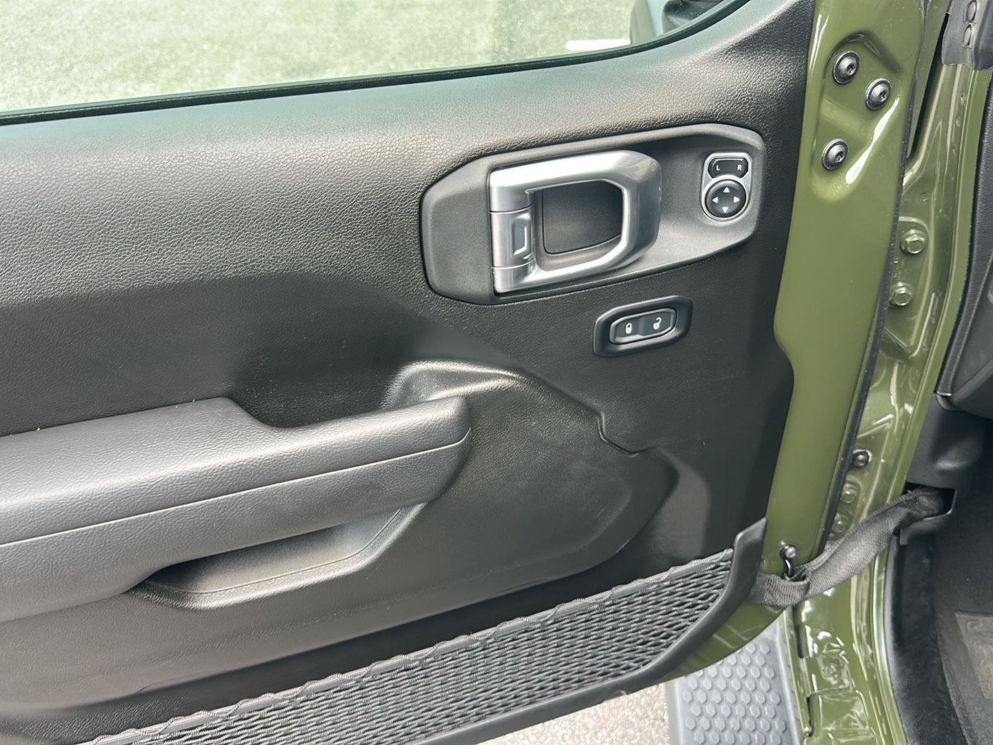 Used 2024 Jeep Wrangler Unlimited Sport AWD/4WD image 14