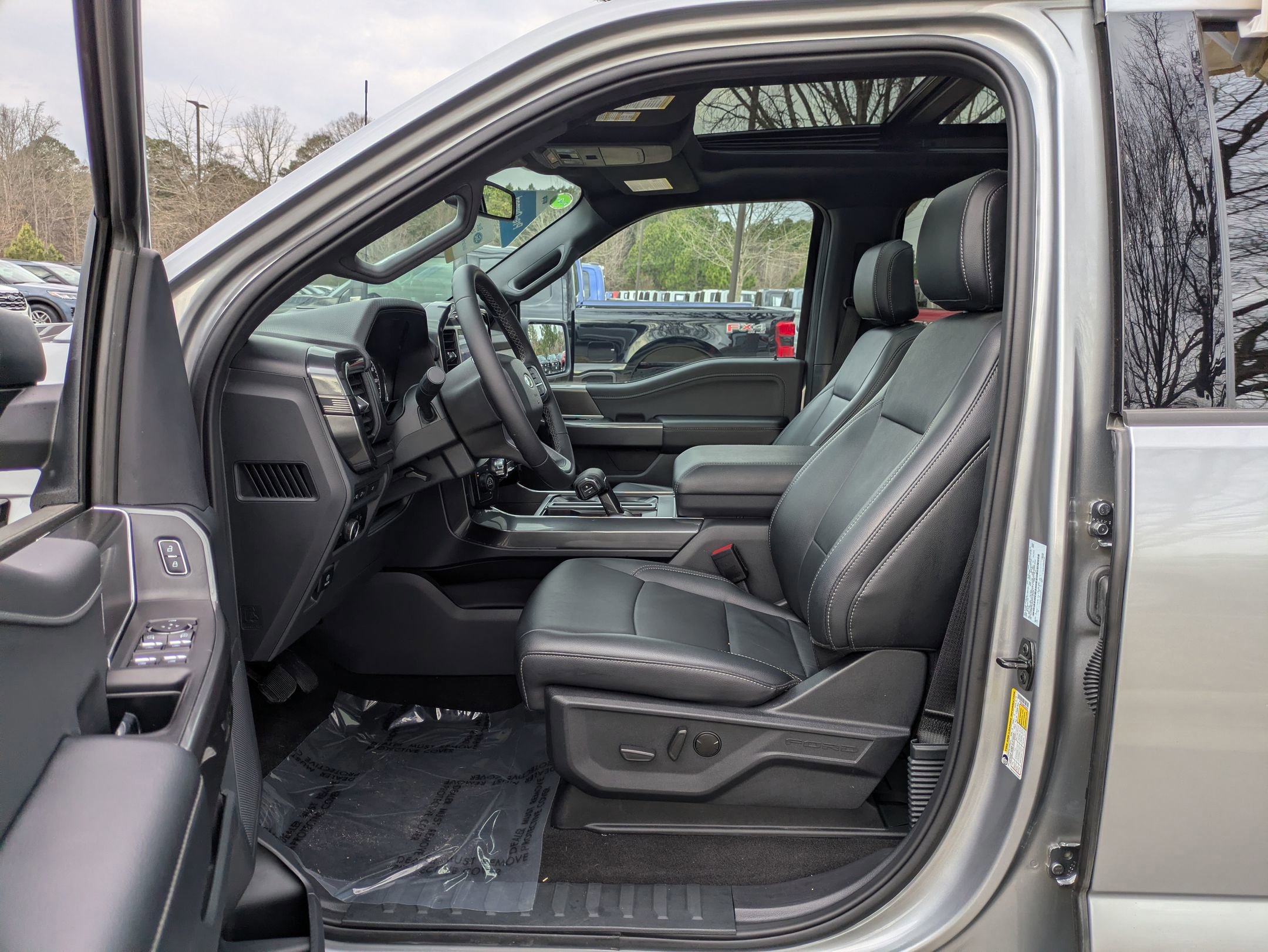 Certified 2023 Ford F150 XLT w/ Equipment Group 302A High image 13