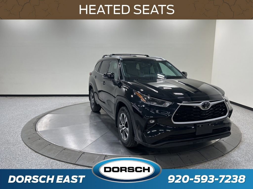Used 2021 Toyota Highlander XLE AWD/4WD image 7