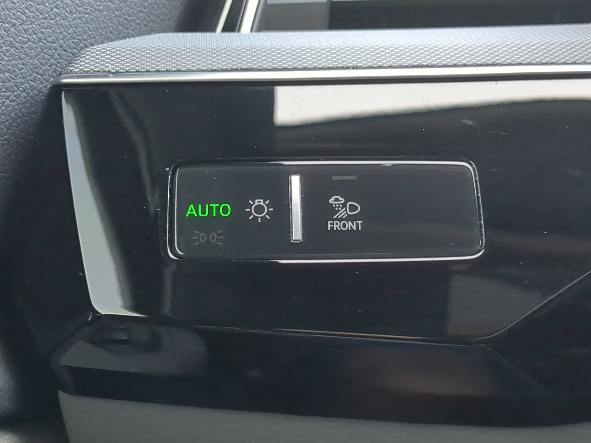 Used 2024 Audi Q8 e-tron Prestige AWD/4WD image 65