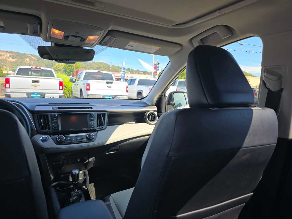 Used 2018 Toyota RAV4 Limited AWD/4WD image 12