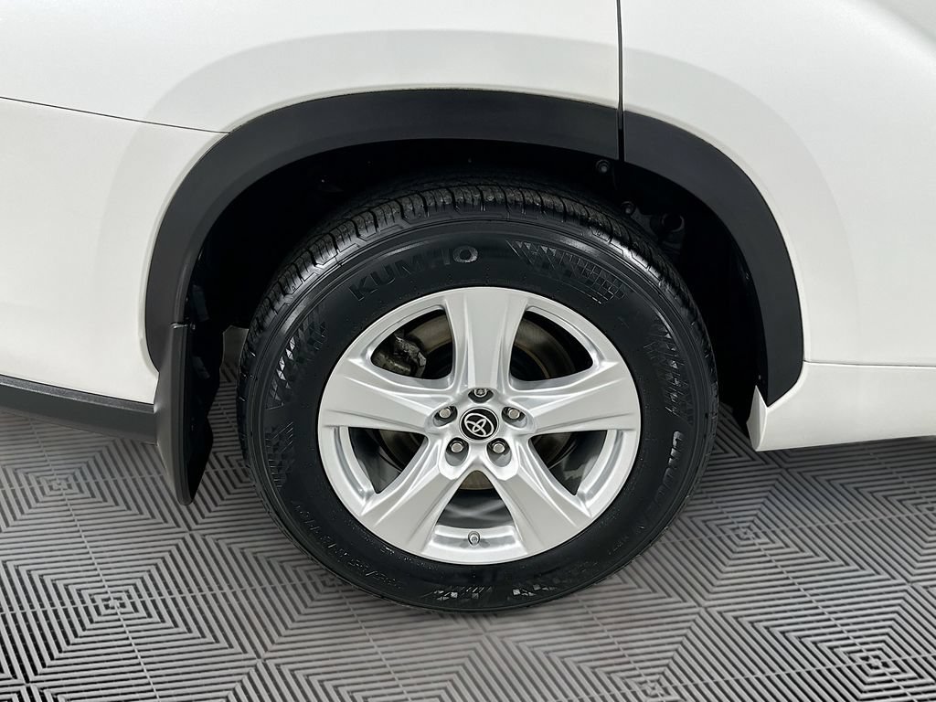 Used 2023 Toyota Highlander L AWD/4WD image 30