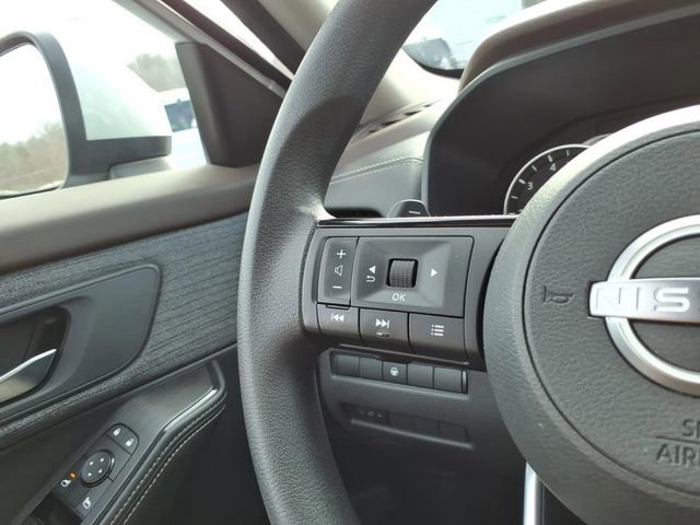 Used 2023 Nissan Rogue SV image 24