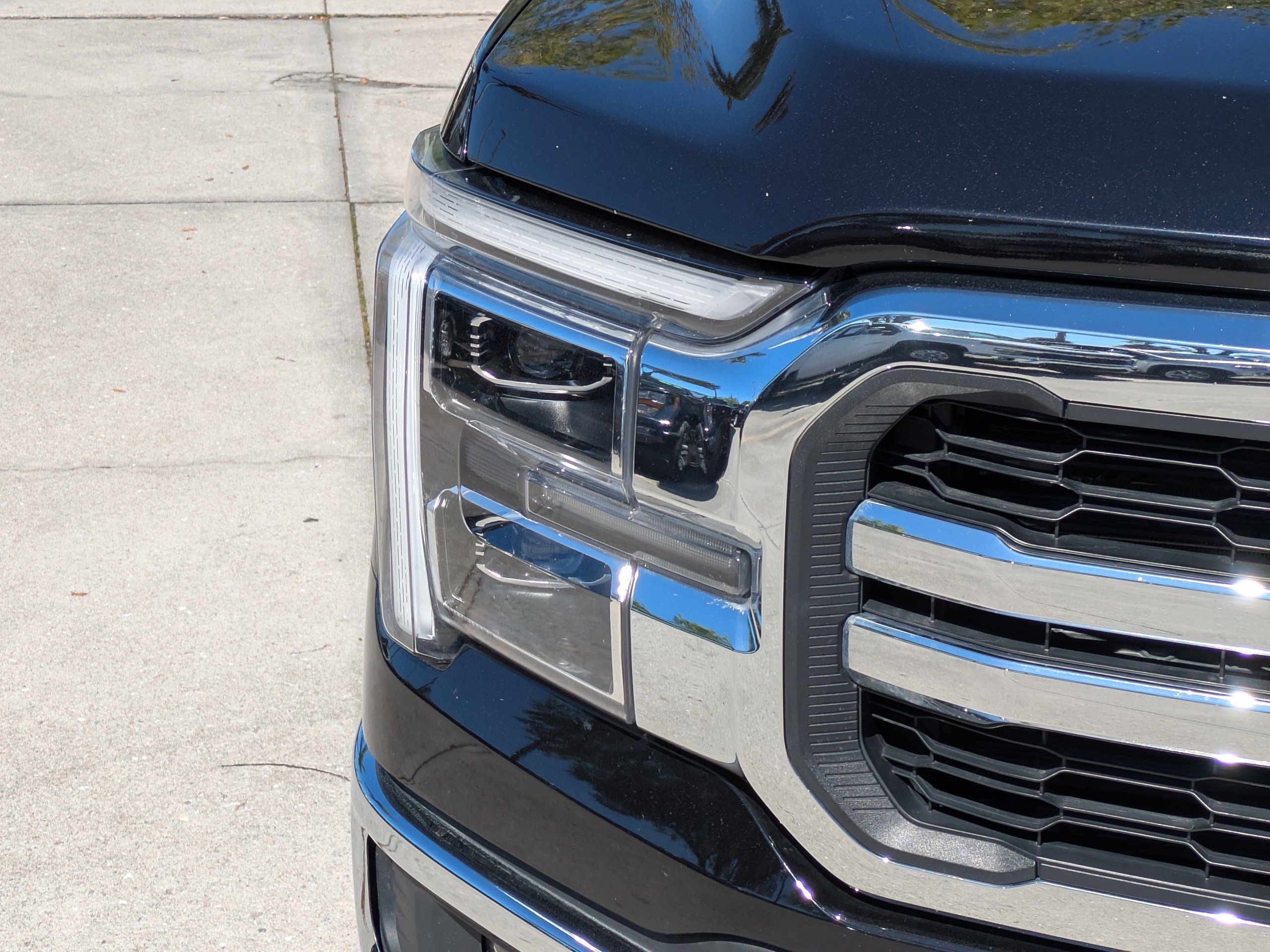 Certified 2025 Ford F150 Lariat w/ Equipment Group 501A Mid AWD/4WD image 9