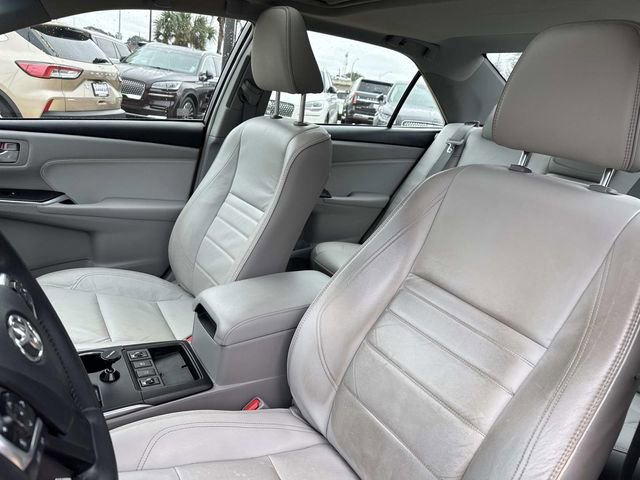 Used 2017 Toyota Camry Hybrid image 17