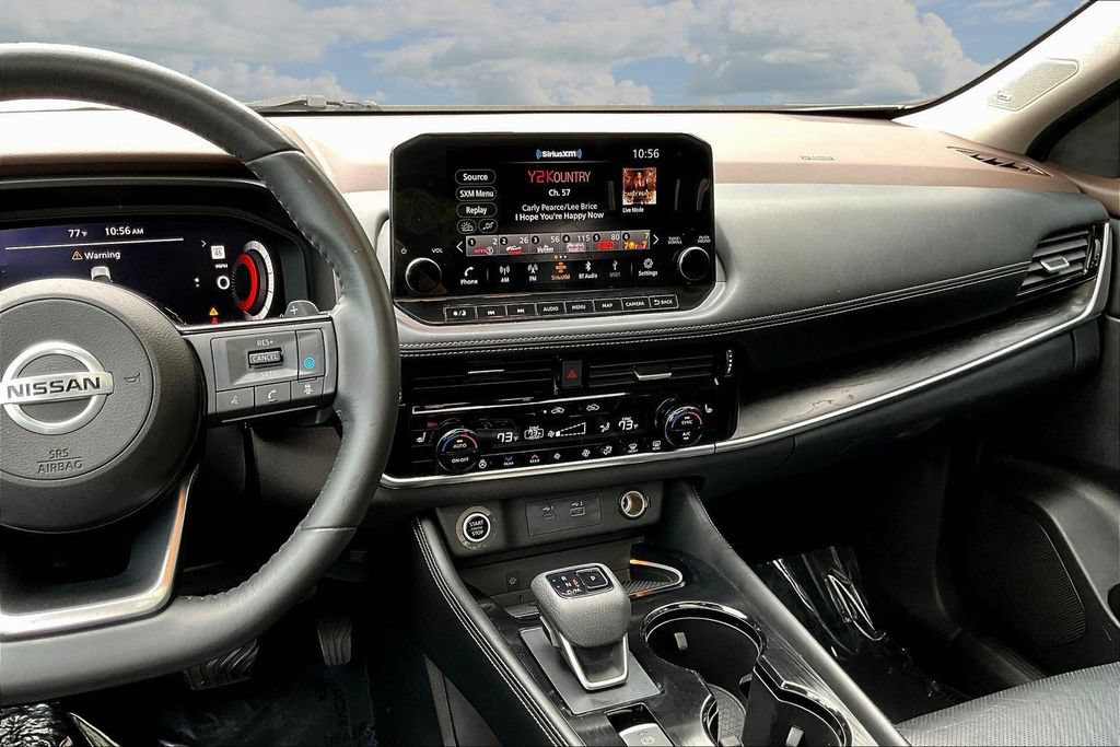 Used 2021 Nissan Rogue Platinum FWD image 11