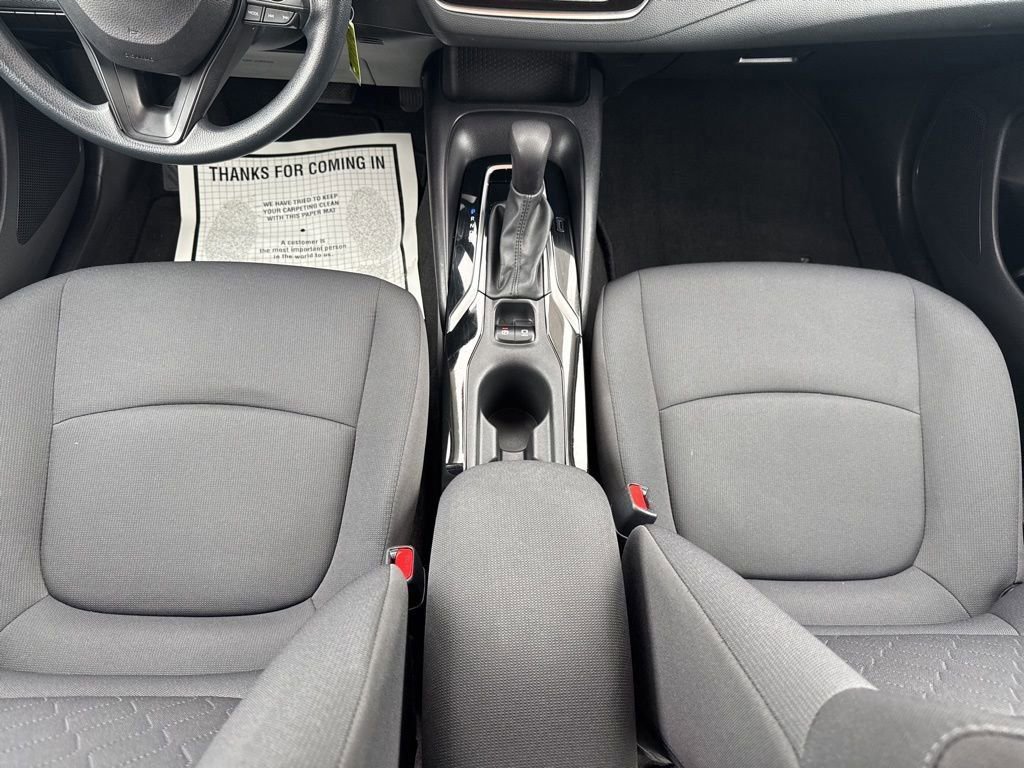 Used 2022 Toyota Corolla LE image 29