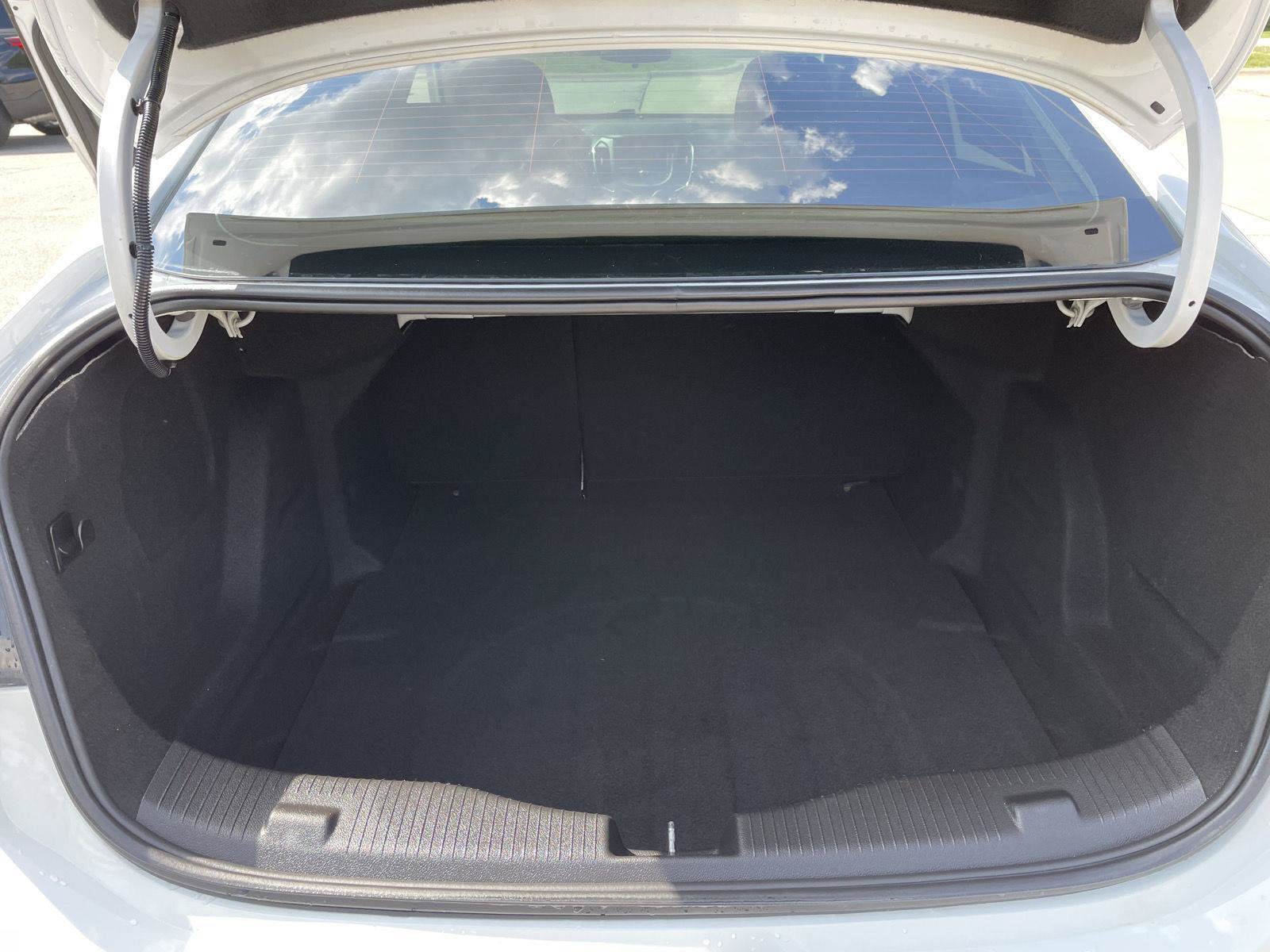 Used 2017 Chevrolet Cruze LT FWD image 33