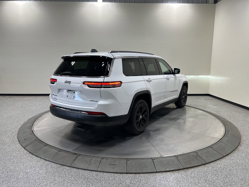 Used 2022 Jeep Grand Cherokee L Limited AWD/4WD image 7