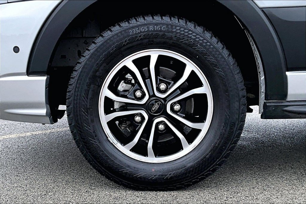 Certified 2025 Ford Transit 350 XLT RWD image 9