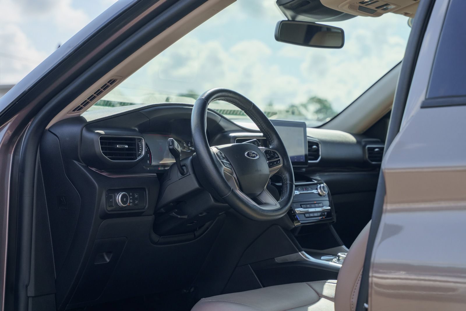 Certified 2021 Ford Explorer Limited AWD/4WD image 21
