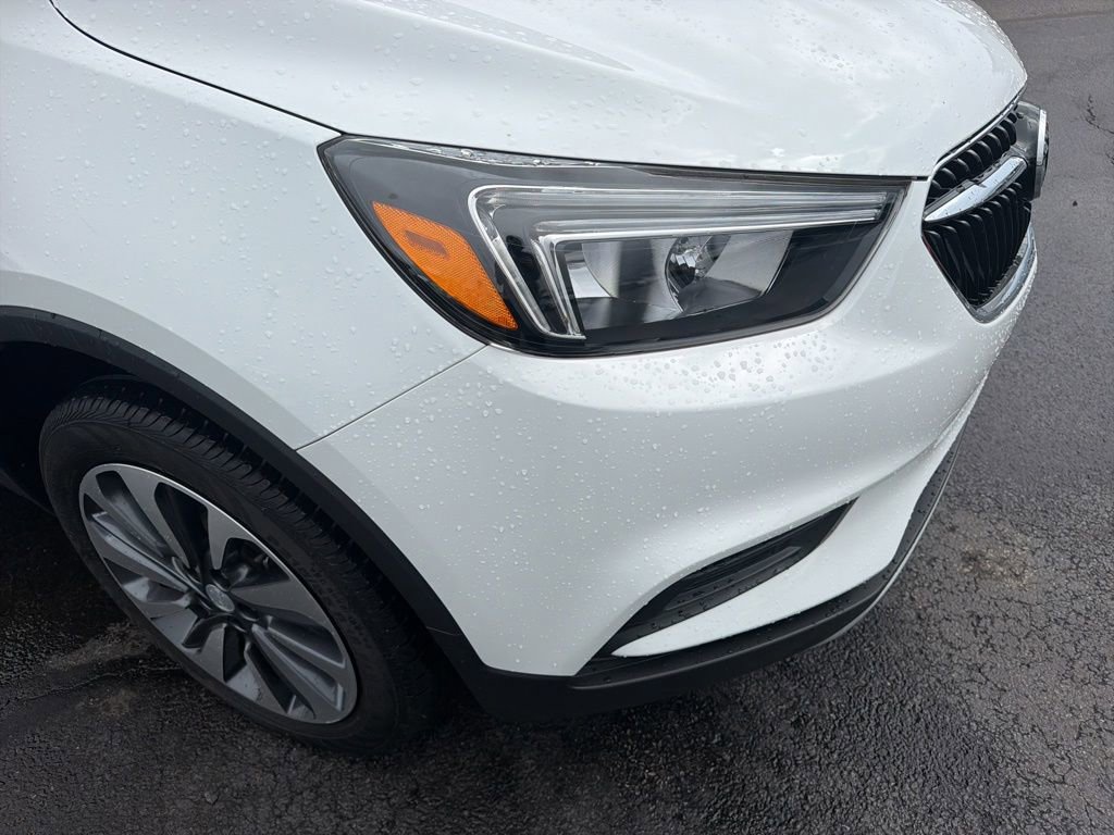 Used 2022 Buick Encore Preferred AWD/4WD image 9