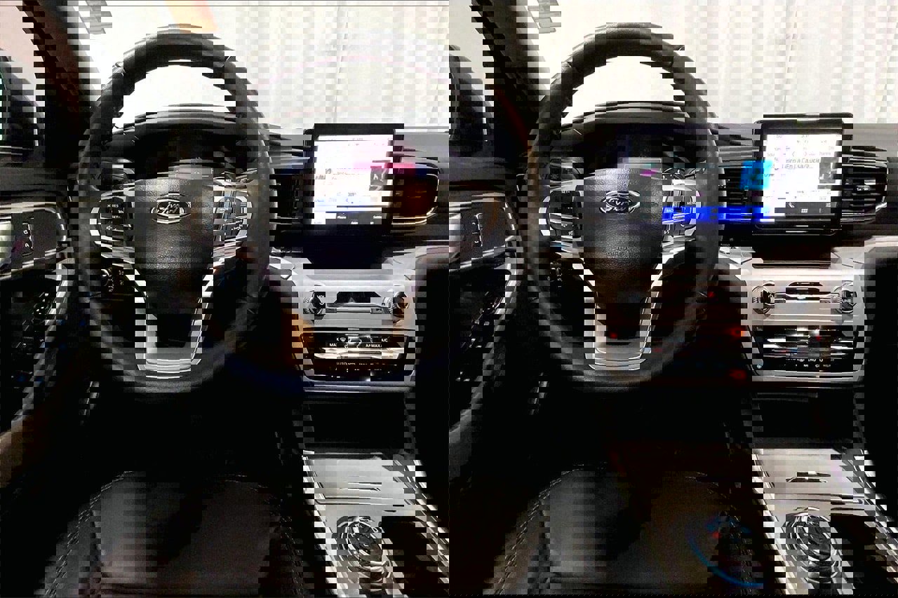 Certified 2024 Ford Explorer XLT w/ Equipment Group 202A image 4