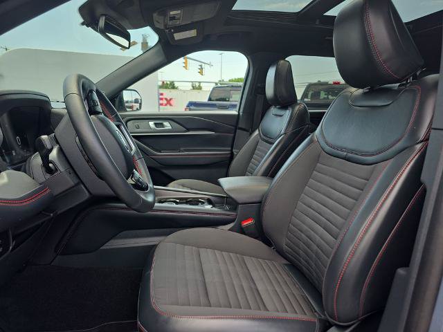 Certified 2025 Ford Explorer ST-Line w/ Premium Package AWD/4WD image 23