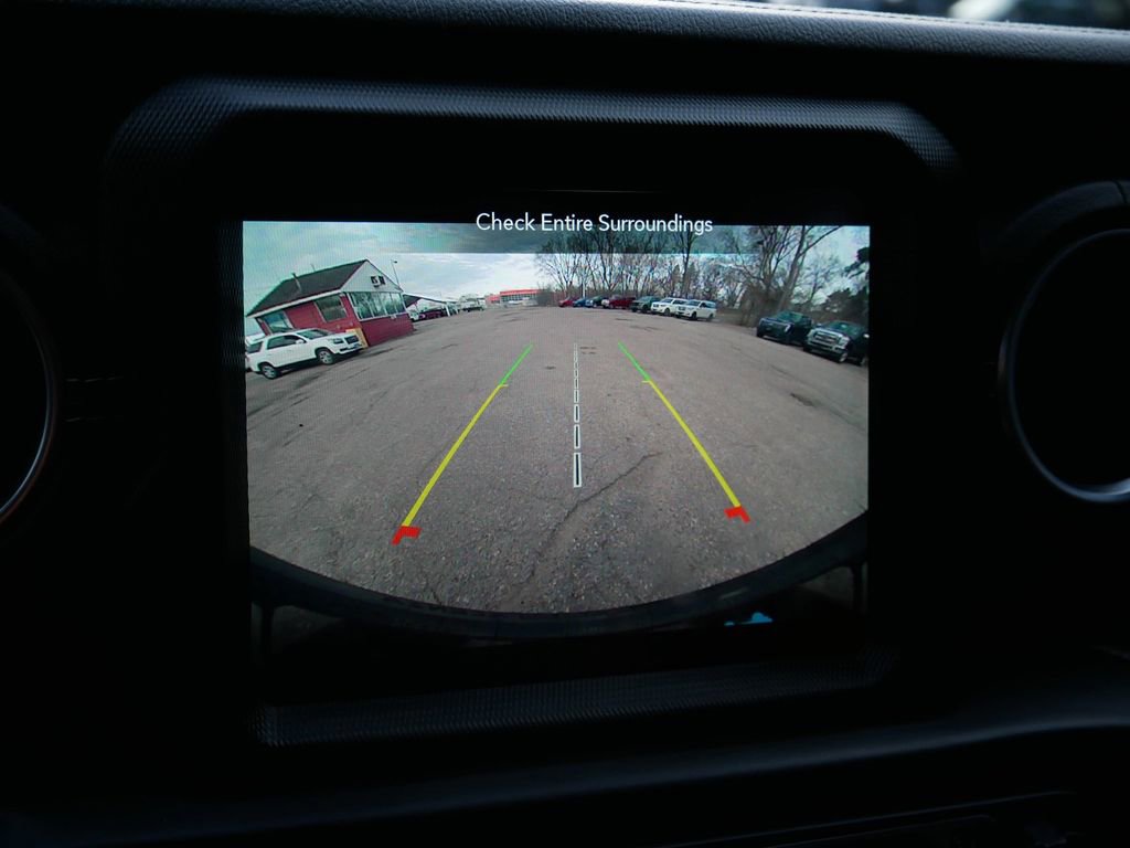 Used 2022 Jeep Wrangler Unlimited Sahara w/ Cold Weather Group image 27