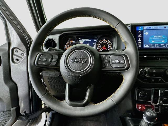 Used 2024 Jeep Gladiator Sport AWD/4WD image 16