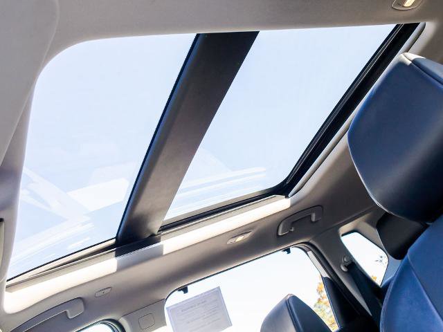 Used 2022 Nissan Rogue SV w/ SV Premium Package image 21