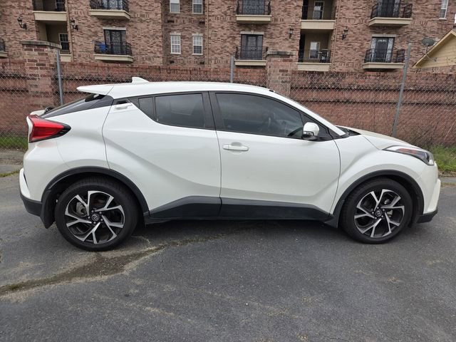 Used 2018 Toyota C-HR XLE image 4