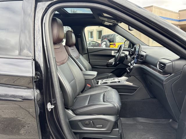 Certified 2023 Ford Explorer Platinum w/ Technology Package image 28