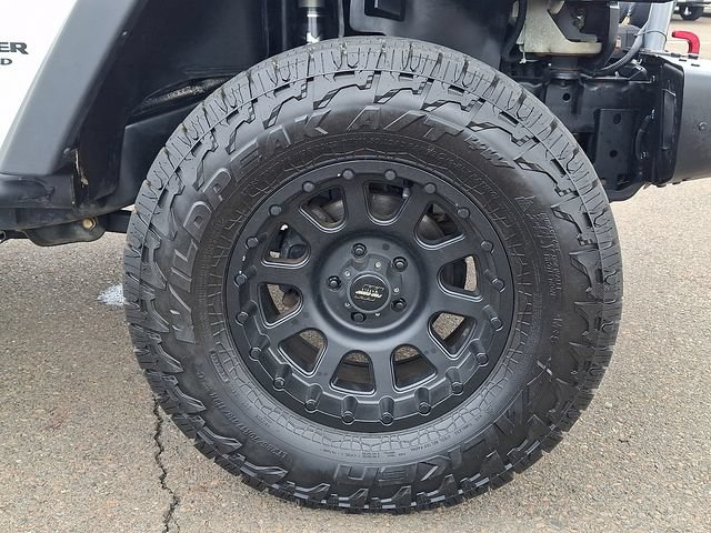 Used 2017 Jeep Wrangler Unlimited Rubicon AWD/4WD image 8